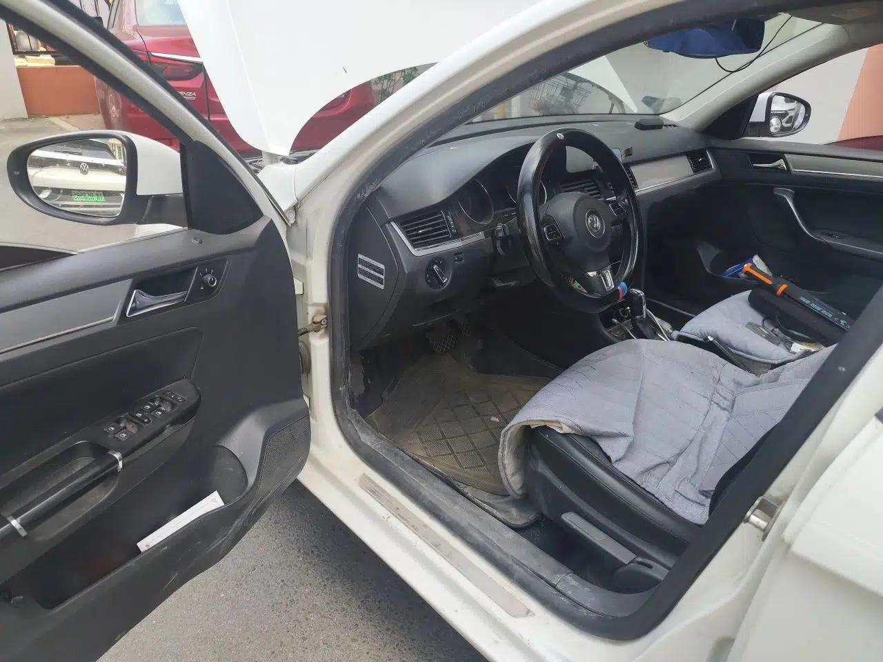 Volkswagen Bora 2015 Value Edition 1.6L Automatic Comfort Version — миниатюра 17