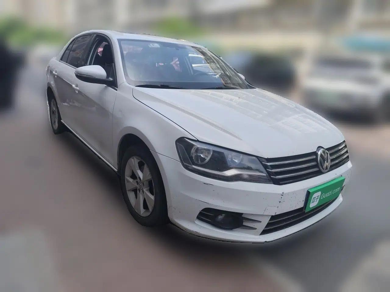 Volkswagen Bora 2015 Value Edition 1.6L Automatic Comfort Version — миниатюра 3