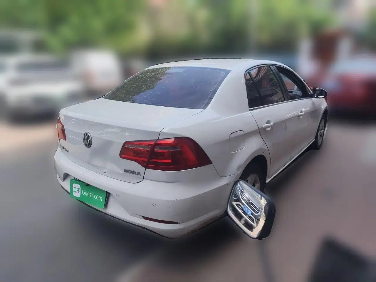 Volkswagen Bora 2015 Value Edition 1.6L Automatic Comfort Version — миниатюра 6