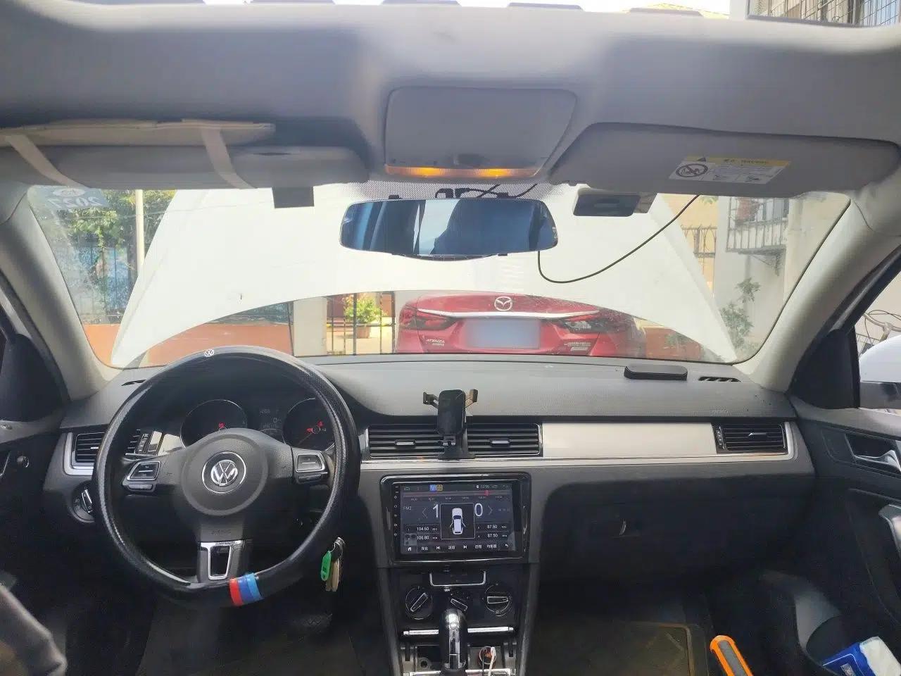 Volkswagen Bora 2015 Value Edition 1.6L Automatic Comfort Version — миниатюра 10