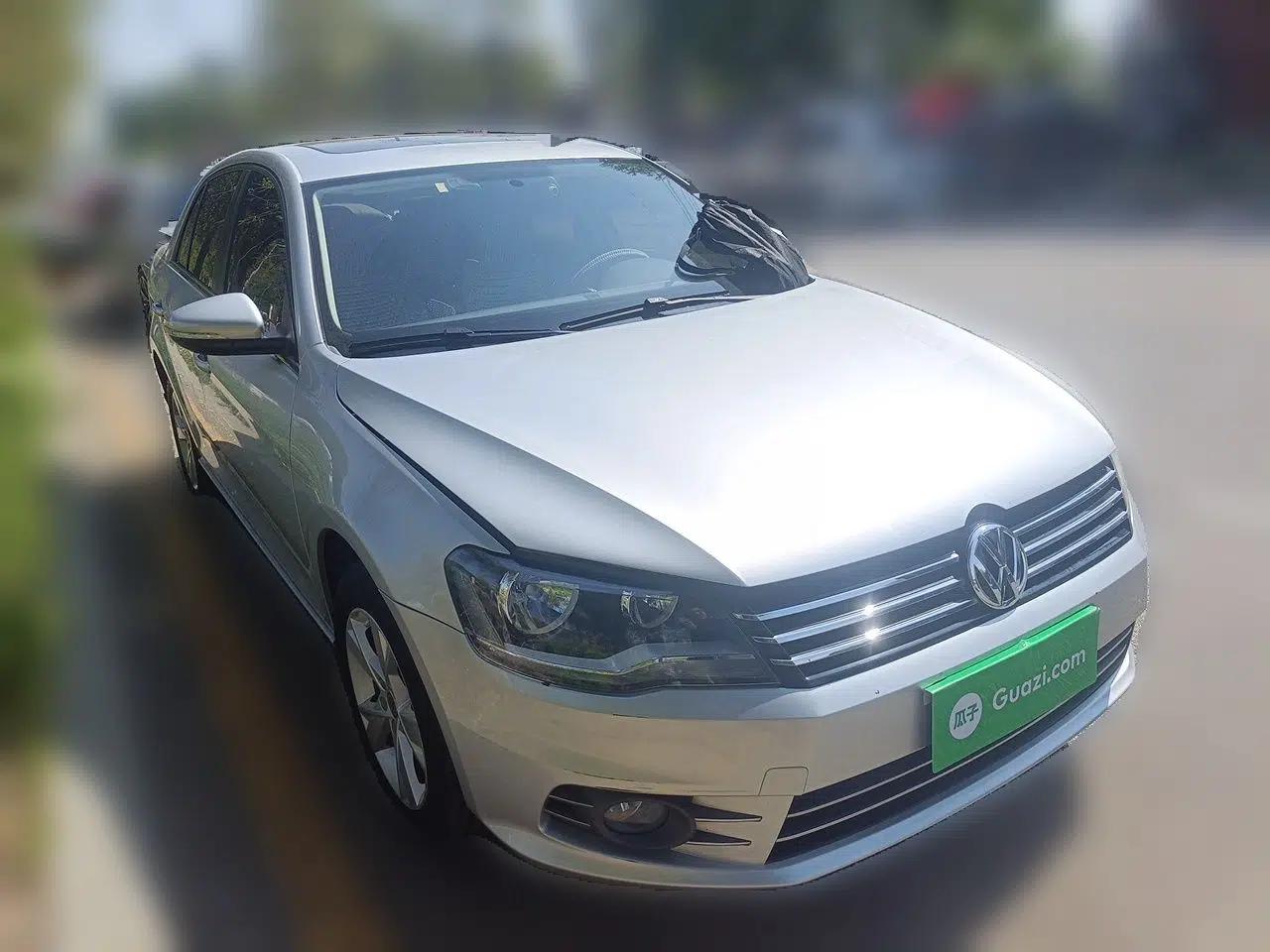 Volkswagen Bora 2013 1.6L Automatic Comfort Model — миниатюра 3