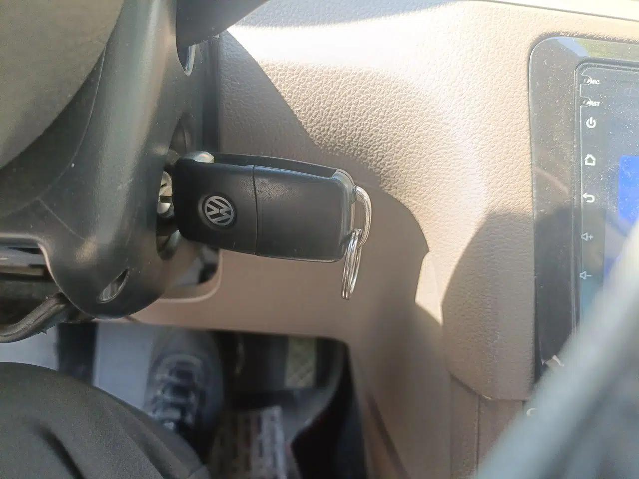 Volkswagen Bora 2013 1.6L Automatic Comfort Model — миниатюра 9