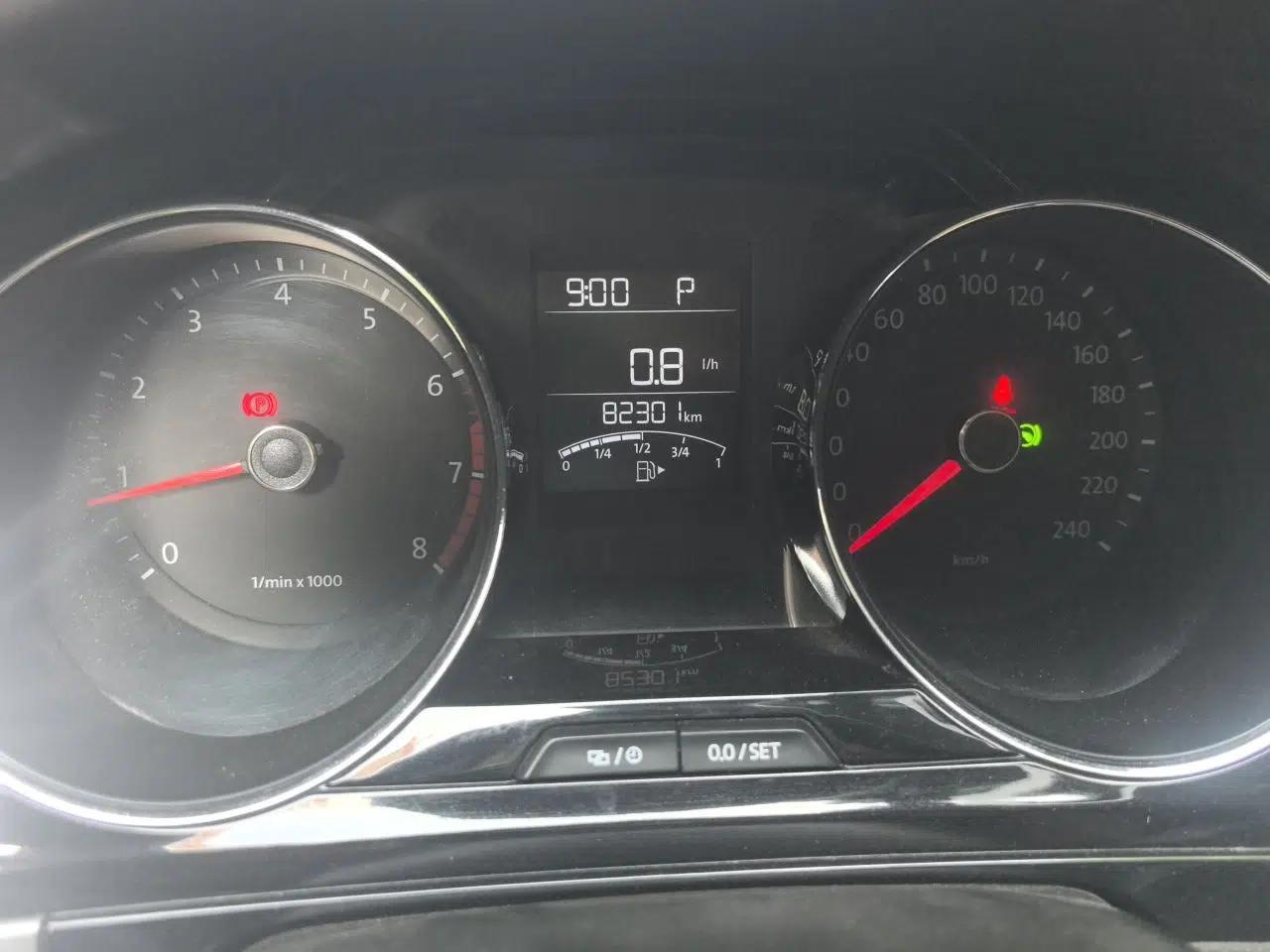 Volkswagen Bora 2014 1.6L Automatic Comfort Model — миниатюра 13
