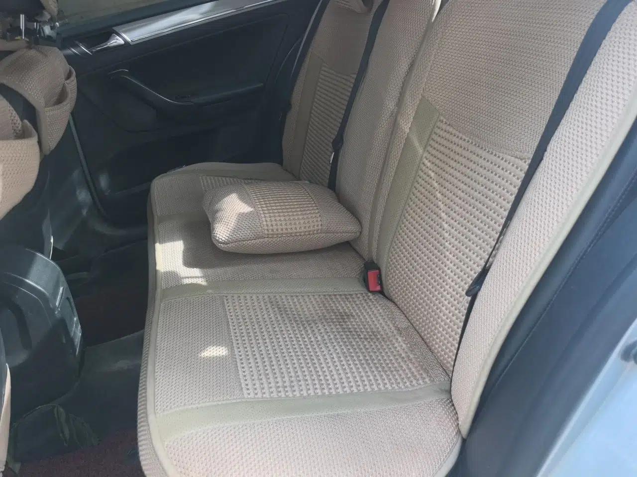 Volkswagen Bora 2014 1.6L Automatic Comfort Model — миниатюра 18