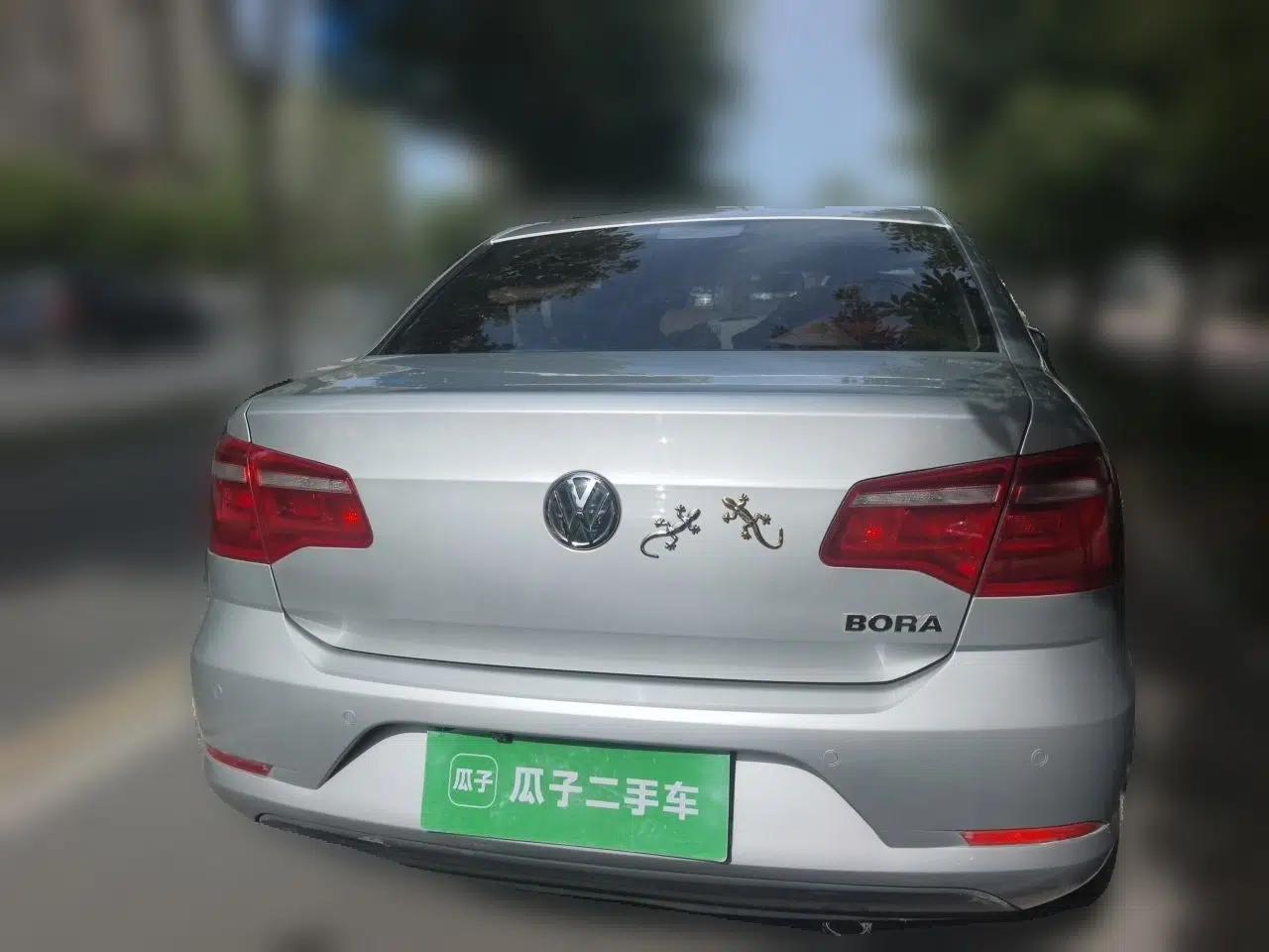 Volkswagen Bora 2014 1.6L Automatic Comfort Model — миниатюра 5