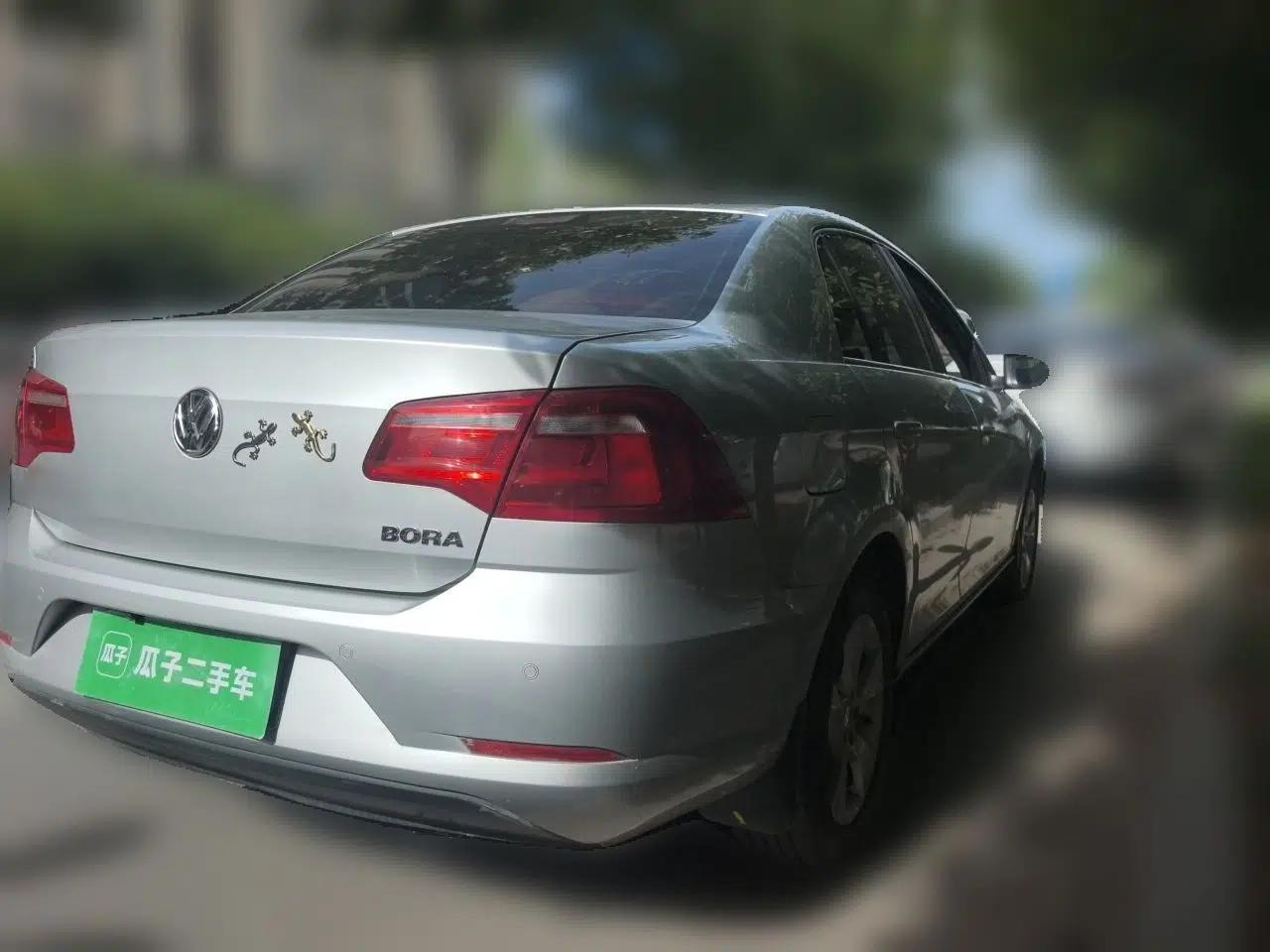Volkswagen Bora 2014 1.6L Automatic Comfort Model — миниатюра 6
