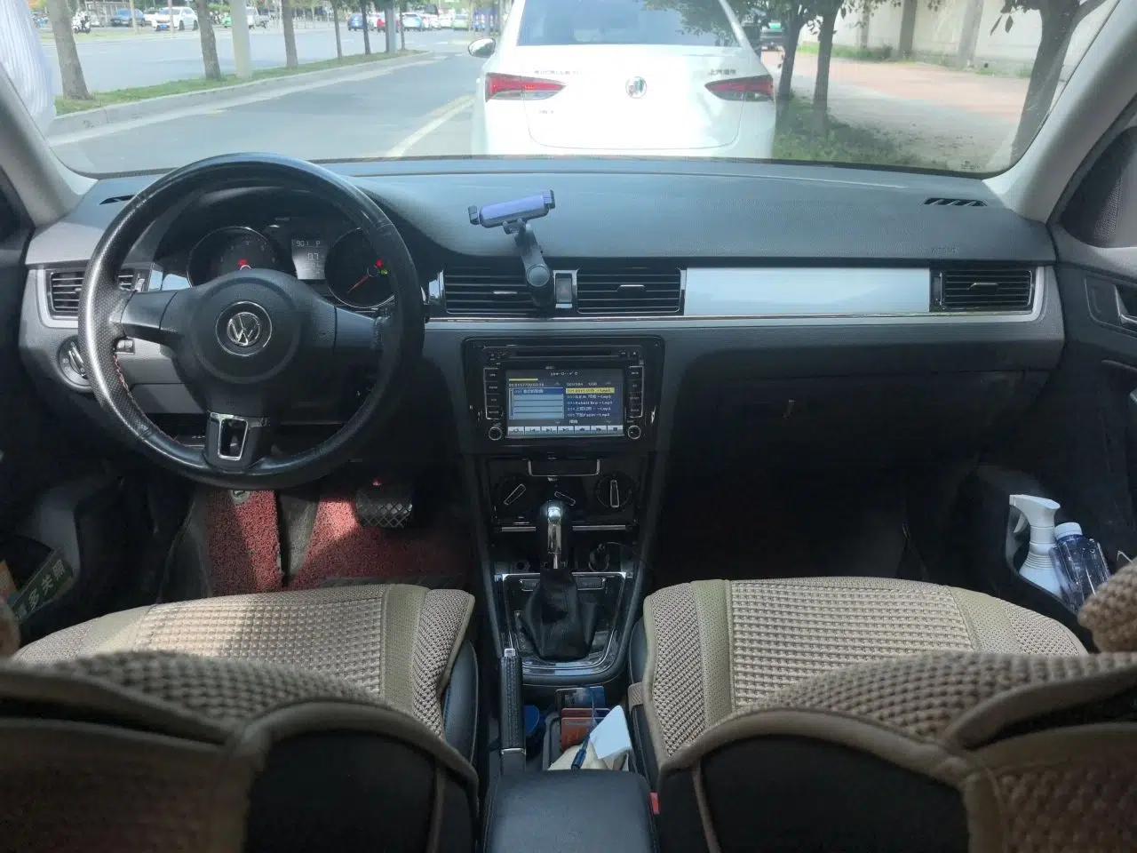 Volkswagen Bora 2014 1.6L Automatic Comfort Model — миниатюра 10