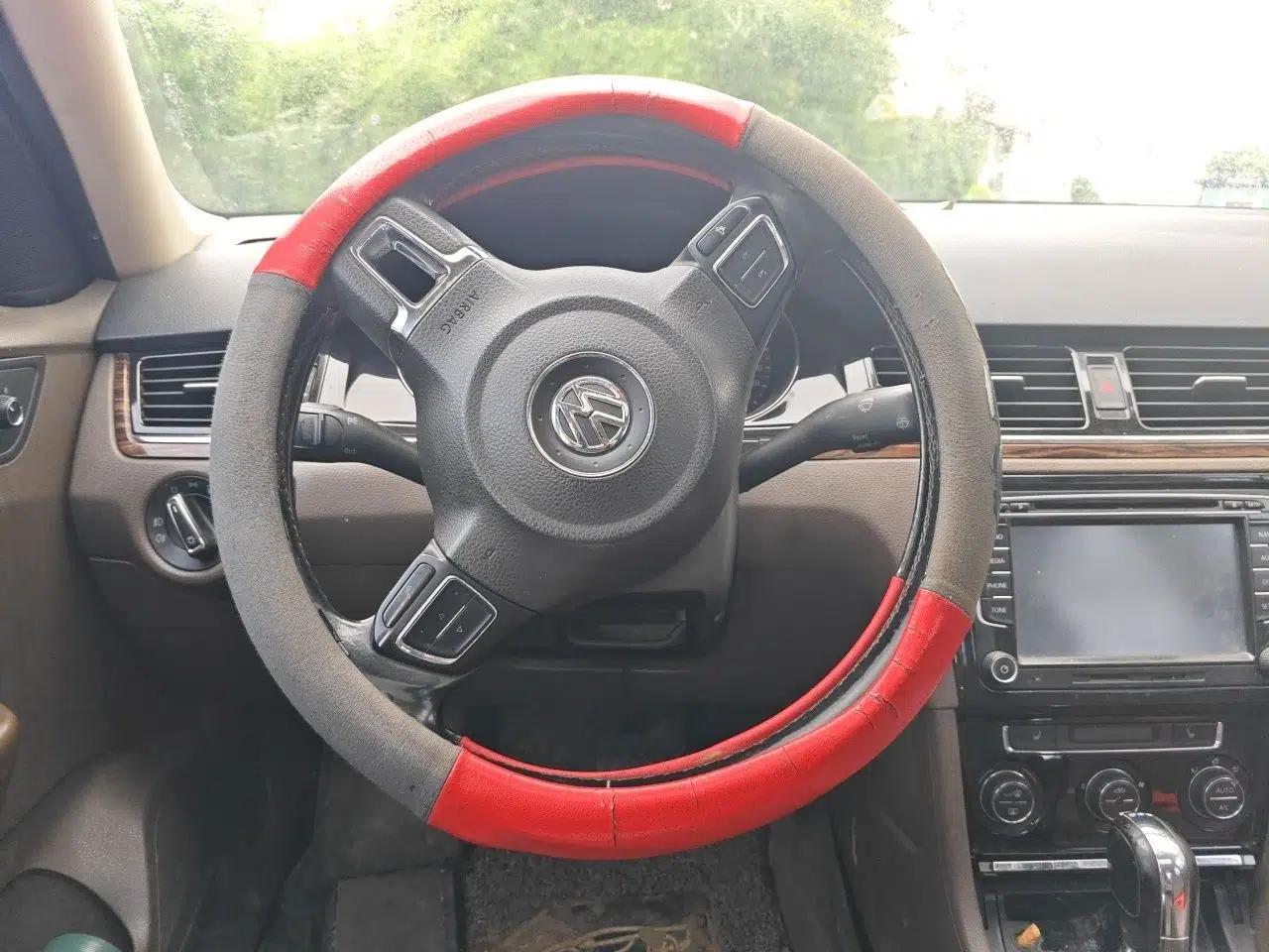 Volkswagen Bora 2013 1.4T Automatic Luxury Model — миниатюра 11