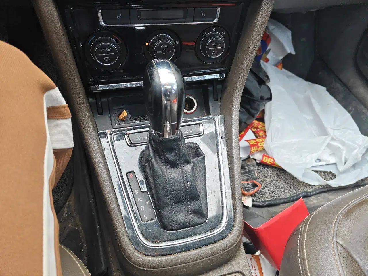 Volkswagen Bora 2013 1.4T Automatic Luxury Model — миниатюра 15