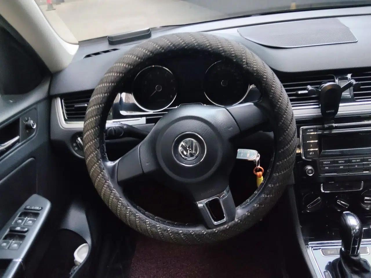 Volkswagen Bora 2013 1.6L Automatic Comfort Model — миниатюра 11