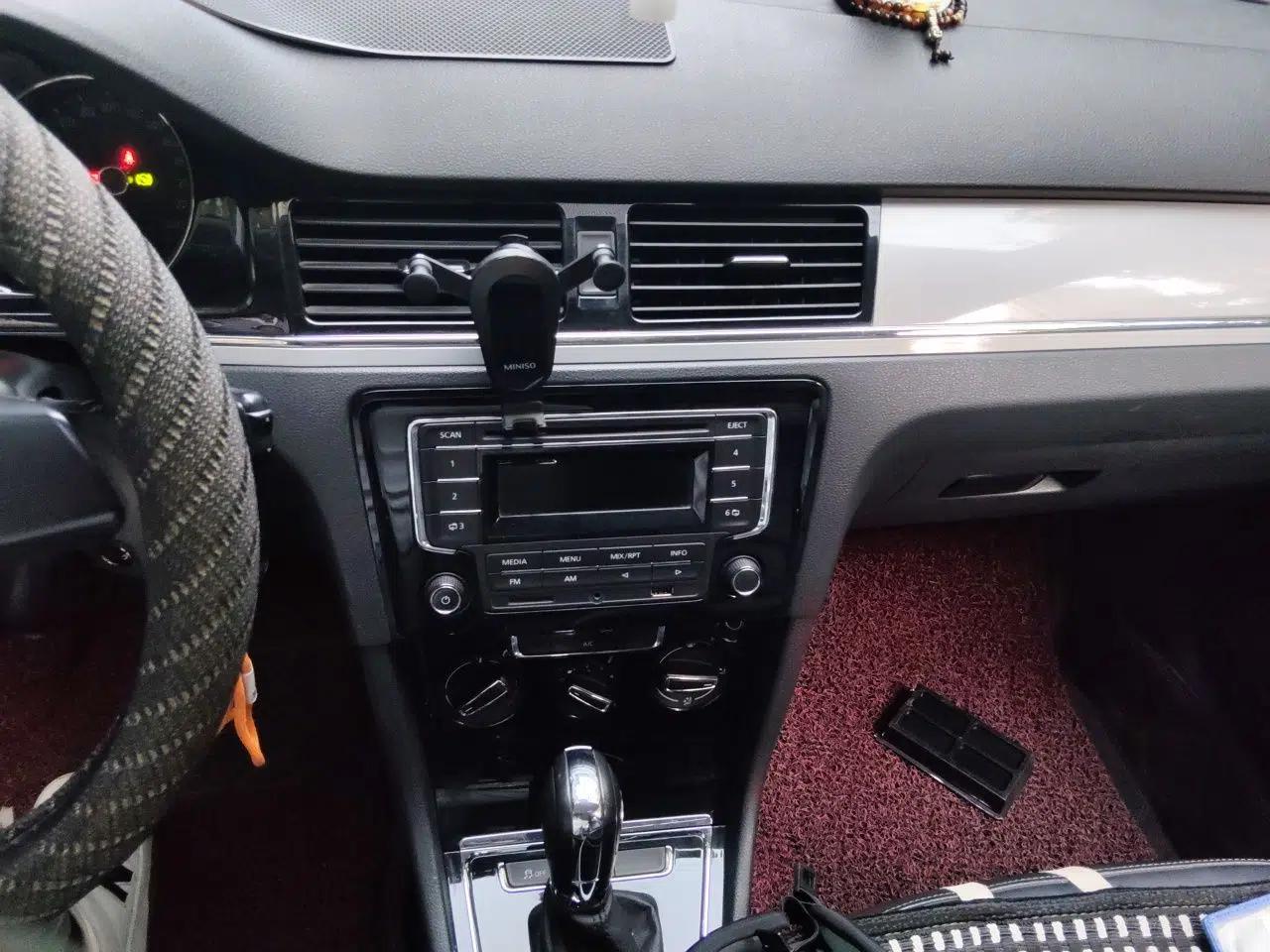 Volkswagen Bora 2013 1.6L Automatic Comfort Model — миниатюра 14