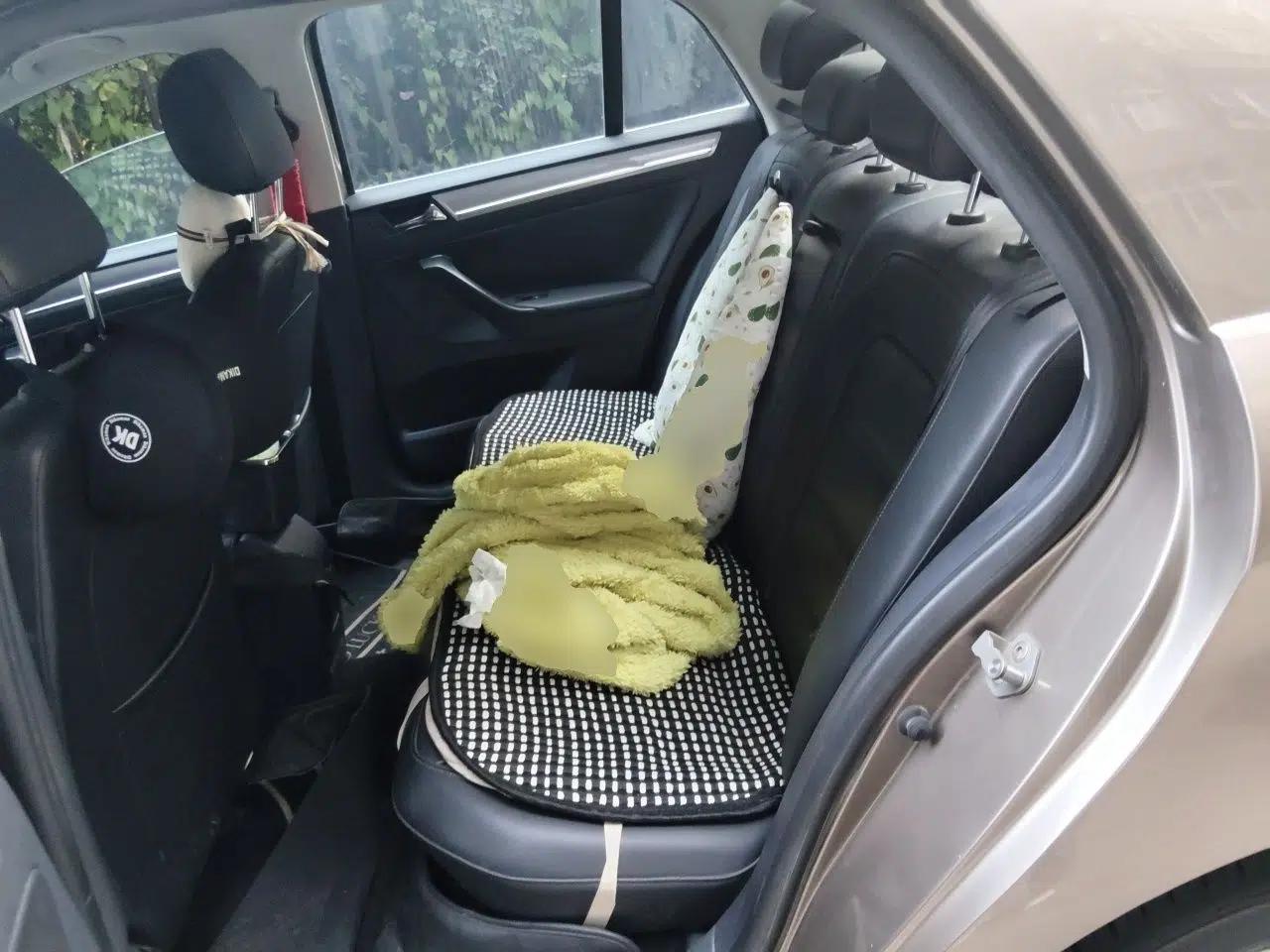 Volkswagen Bora 2013 1.6L Automatic Comfort Model — миниатюра 18