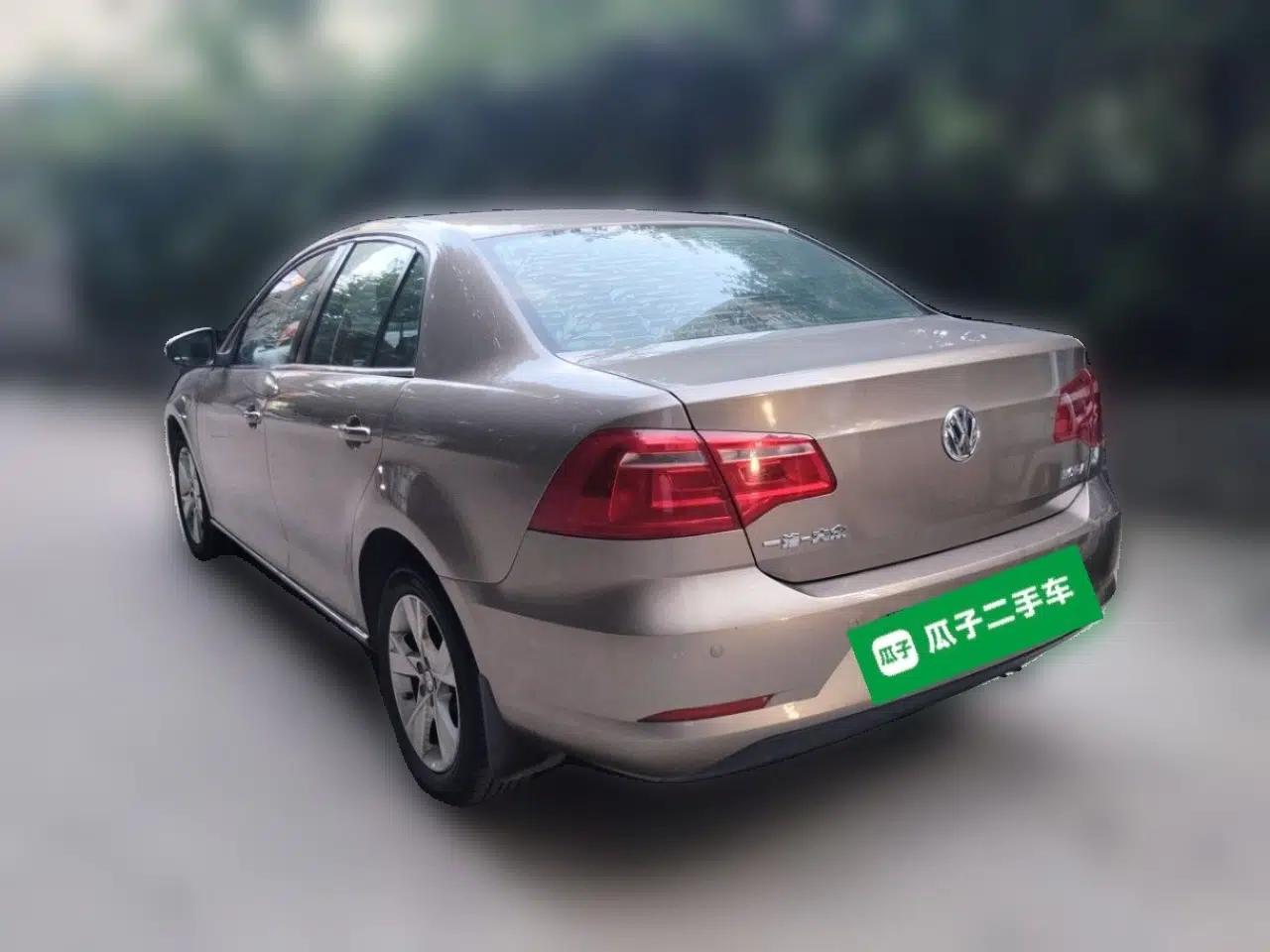Volkswagen Bora 2013 1.6L Automatic Comfort Model — миниатюра 4
