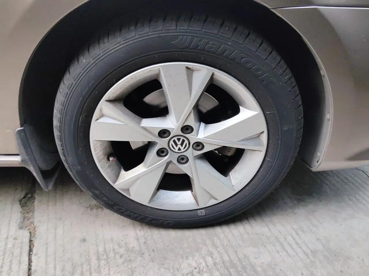 Volkswagen Bora 2013 1.6L Automatic Comfort Model — миниатюра 8