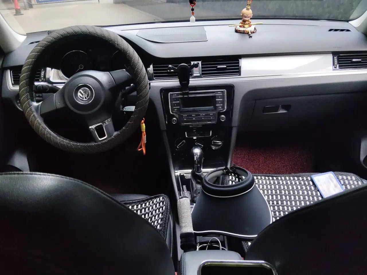 Volkswagen Bora 2013 1.6L Automatic Comfort Model — миниатюра 10