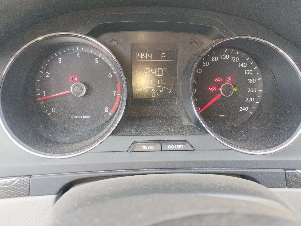 Volkswagen Bora 2014 1.6L Automatic Fashion Model — миниатюра 12