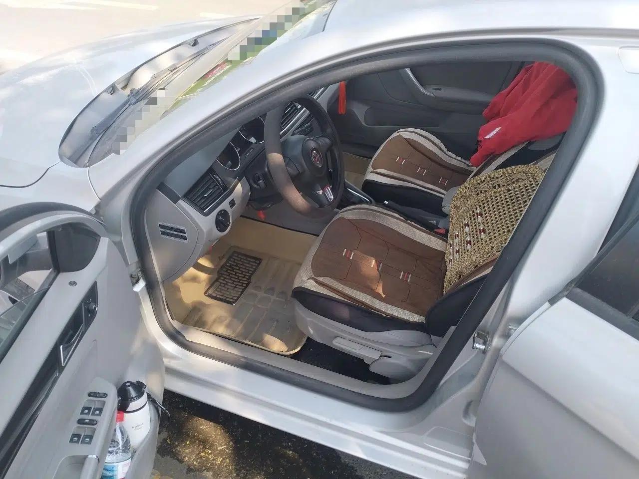 Volkswagen Bora 2014 1.6L Automatic Fashion Model — миниатюра 17