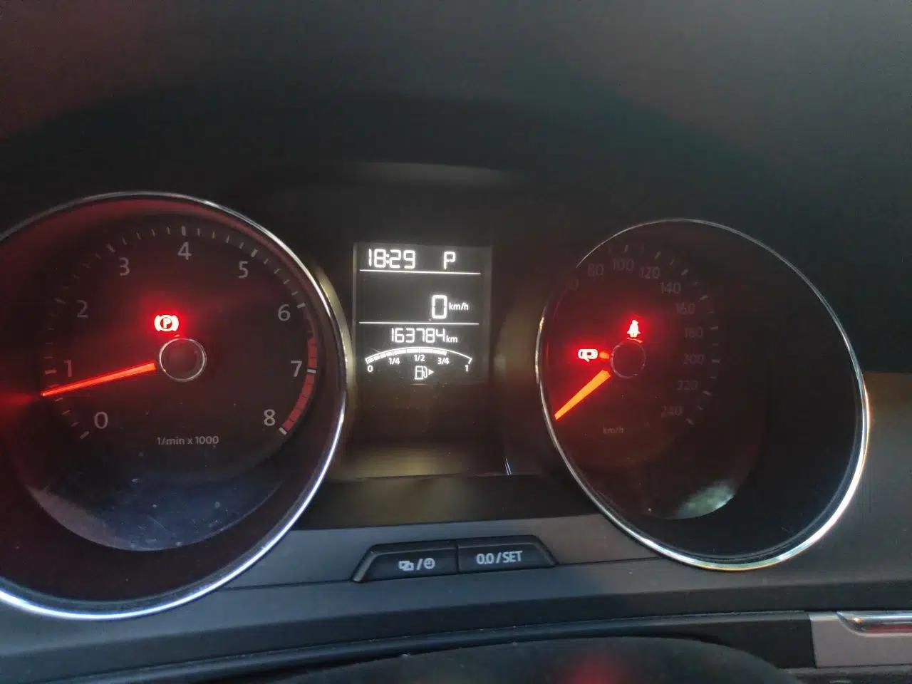 Volkswagen Bora 2013 1.6L Automatic Fashion Model — миниатюра 13
