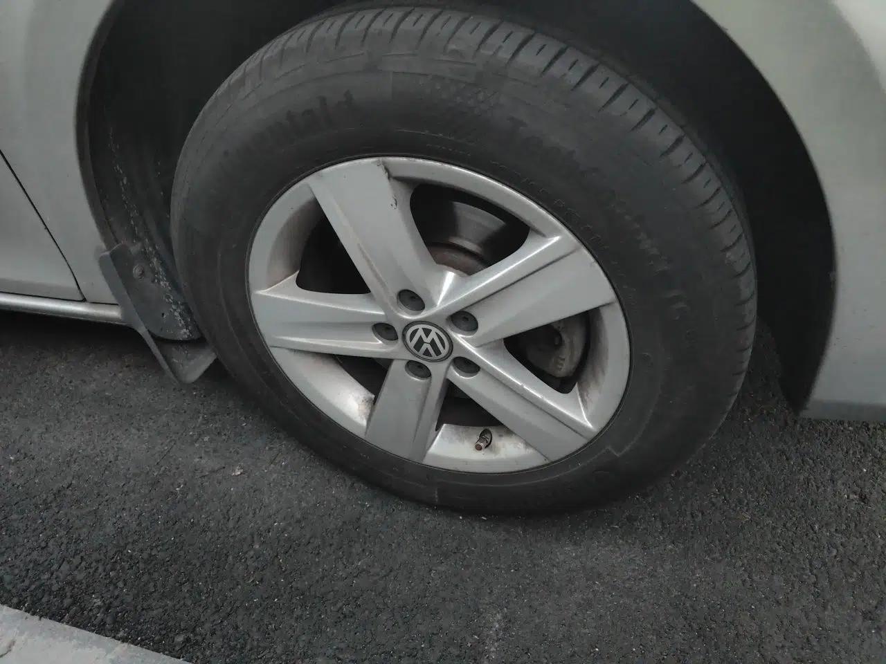 Volkswagen Bora 2013 1.6L Automatic Fashion Model — миниатюра 8