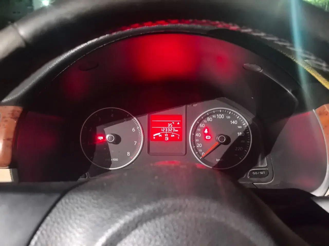 Volkswagen Bora 2012 1.6L Manual Comfort Value Edition — миниатюра 12