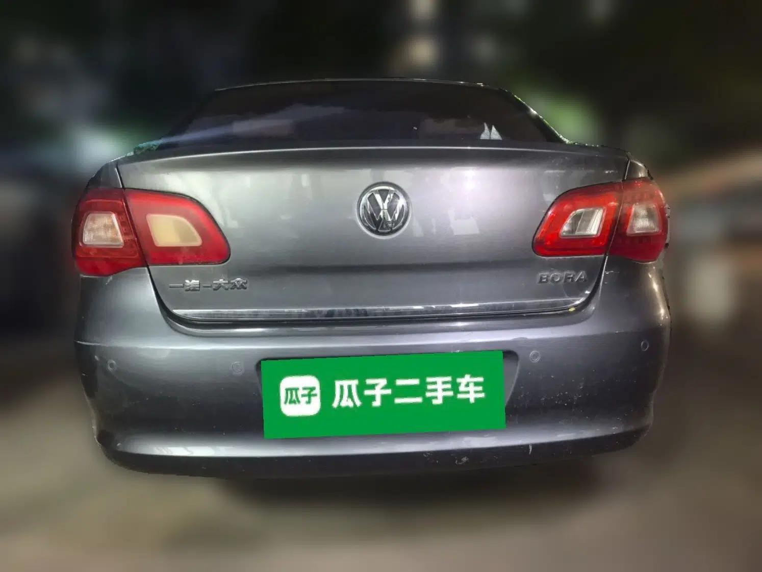 Volkswagen Bora 2012 1.6L Manual Comfort Value Edition — миниатюра 5