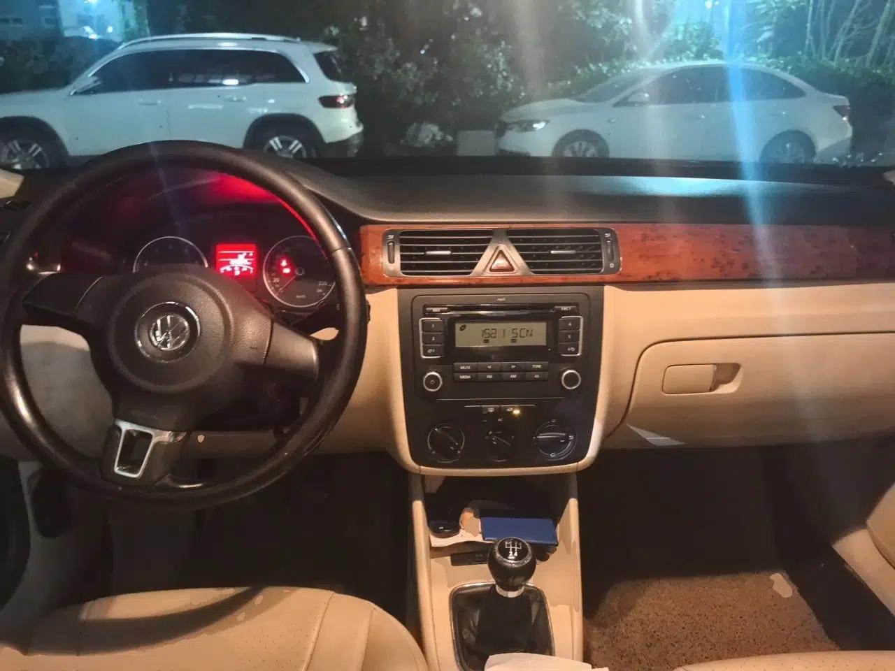 Volkswagen Bora 2012 1.6L Manual Comfort Value Edition — миниатюра 10