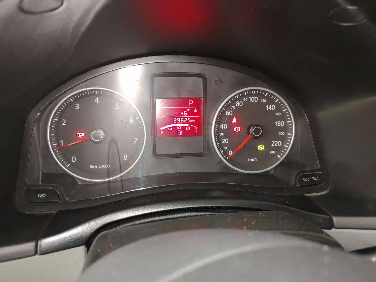 Volkswagen Bora 2011 1.6L Automatic Fashion Edition — миниатюра 13