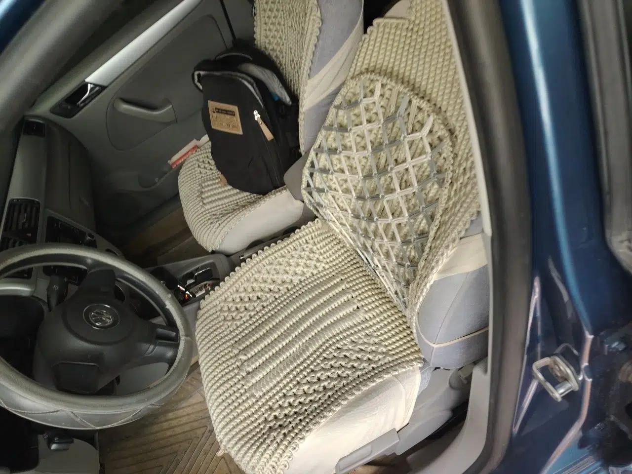 Volkswagen Bora 2011 1.6L Automatic Fashion Edition — миниатюра 16