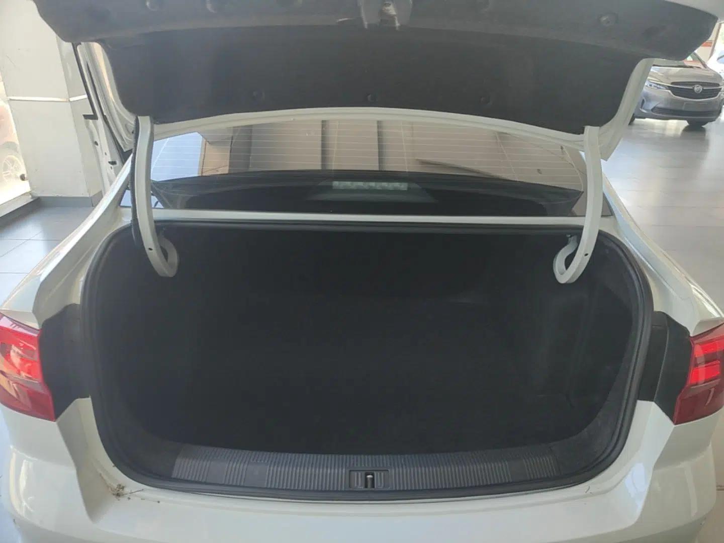 Volkswagen Bora 2019 Facelift Bora·Legend 1.5L Manual Fashion Edition China VI Standard — миниатюра 22