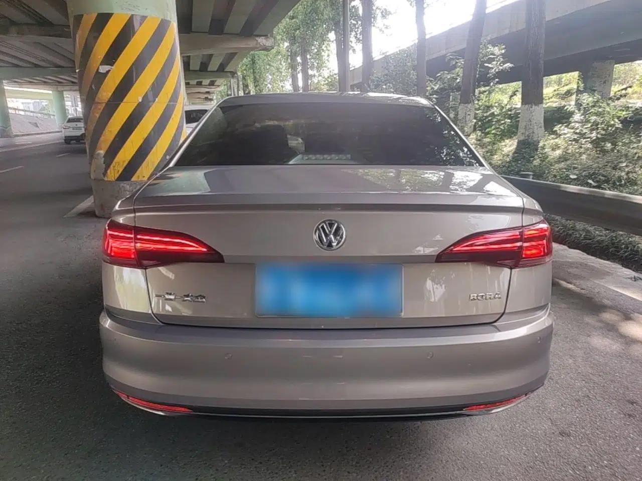 Volkswagen Bora 2019 Revised Version 1.5L Automatic Elite Edition China VI Standard — миниатюра 3
