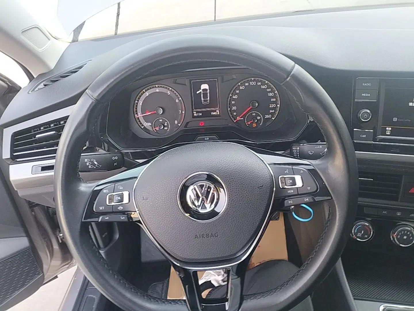 Volkswagen Bora 2020 1.5L Manual Comfort Version — миниатюра 14