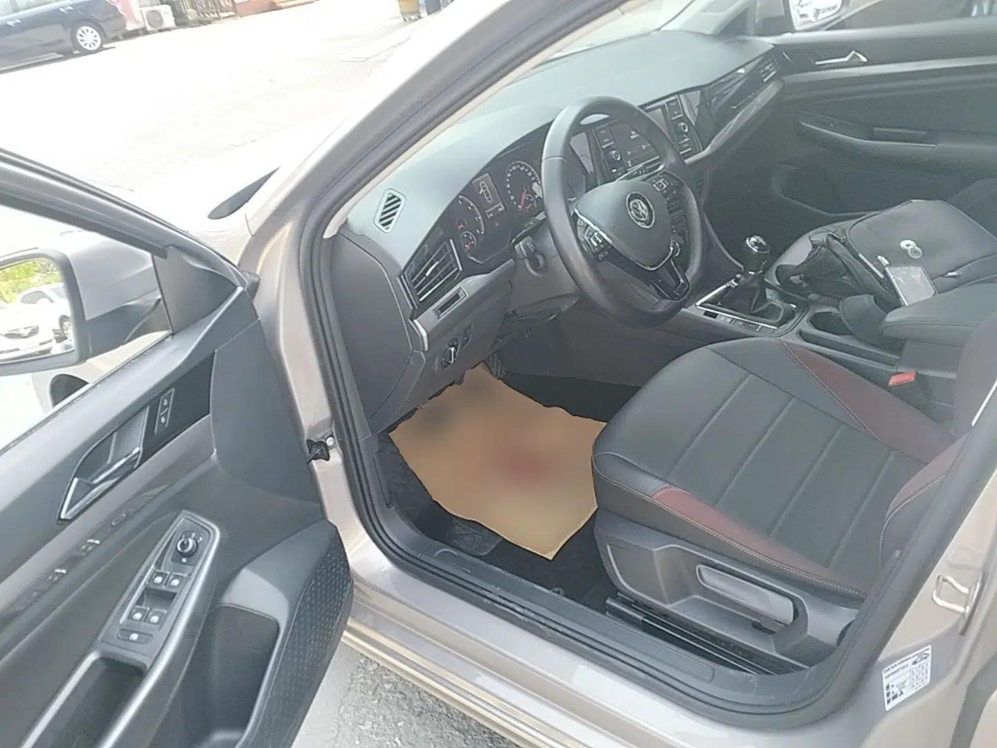 Volkswagen Bora 2020 1.5L Manual Comfort Version — миниатюра 19