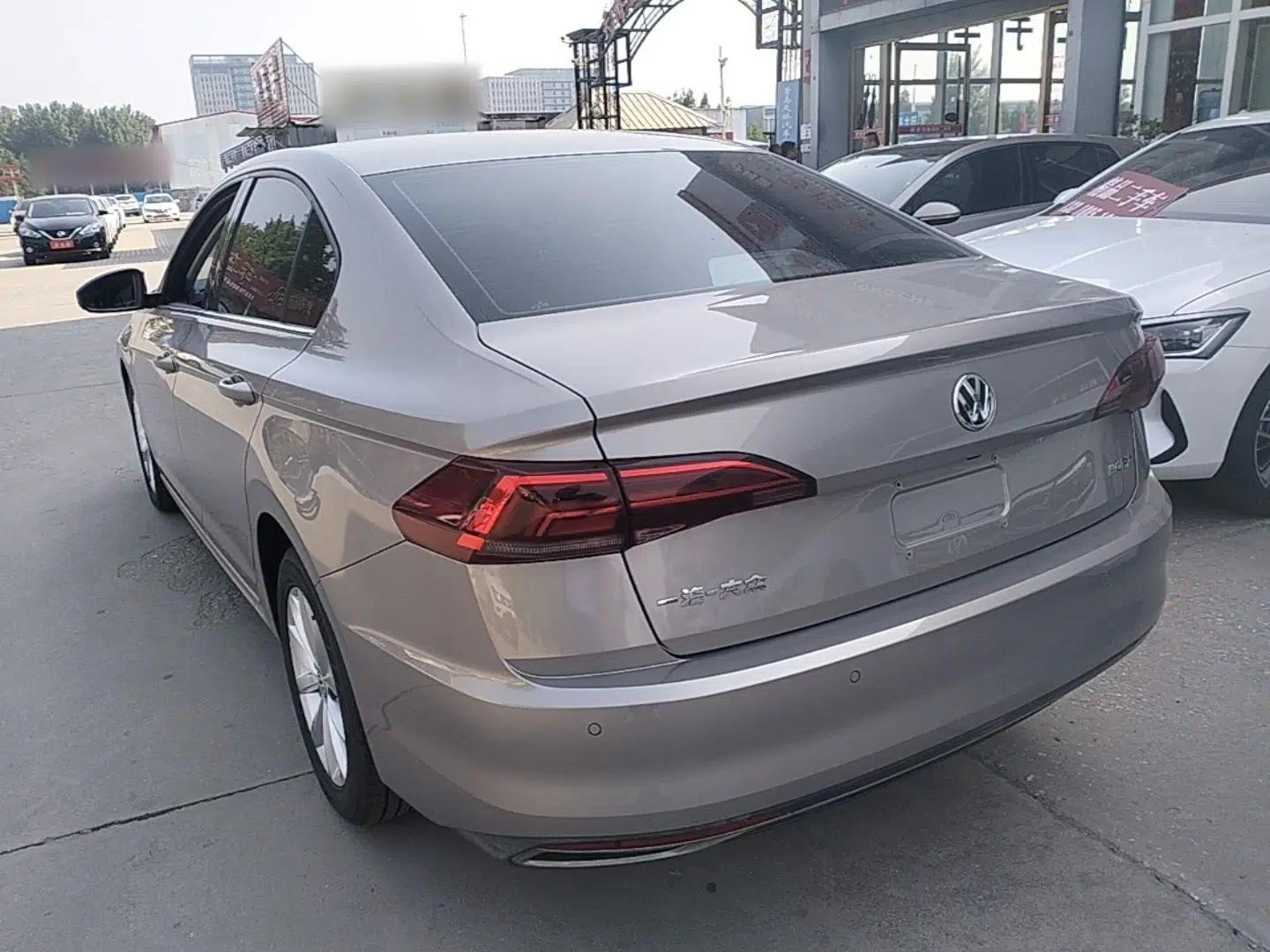 Volkswagen Bora 2020 1.5L Manual Comfort Version — миниатюра 4