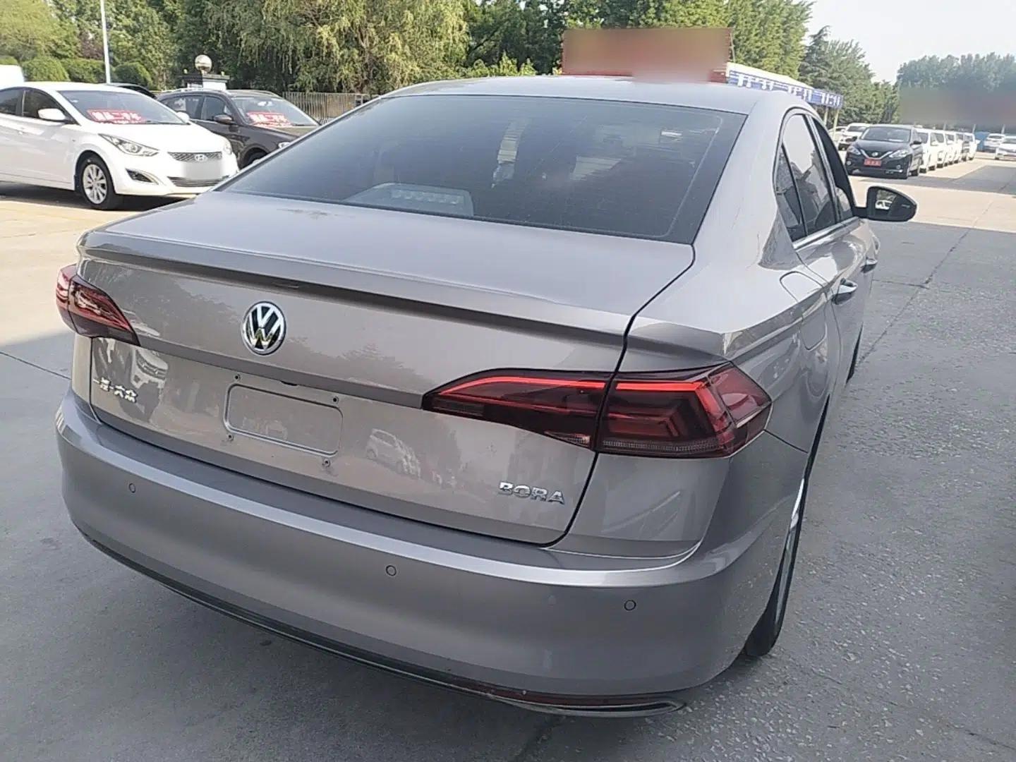 Volkswagen Bora 2020 1.5L Manual Comfort Version — миниатюра 6