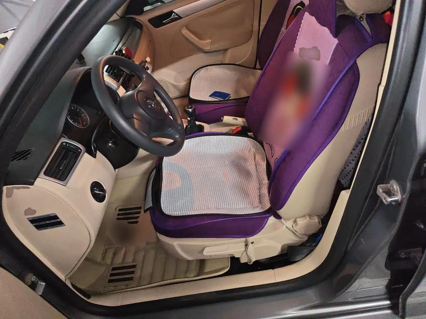 Volkswagen Bora 2012 1.6L Manual Fashion Edition — миниатюра 16