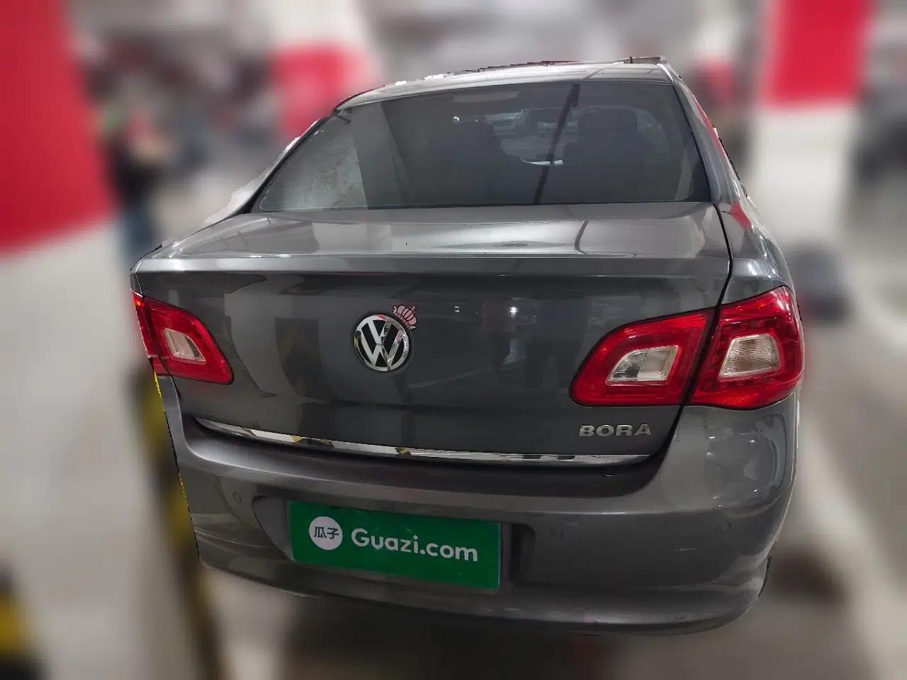 Volkswagen Bora 2012 1.6L Manual Fashion Edition — миниатюра 5