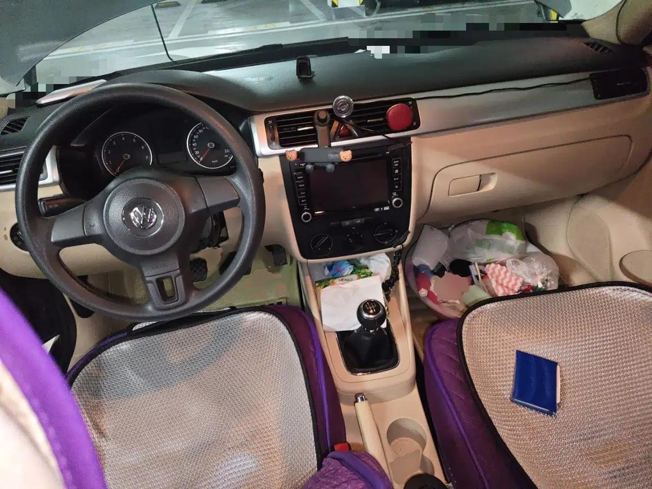 Volkswagen Bora 2012 1.6L Manual Fashion Edition — миниатюра 10