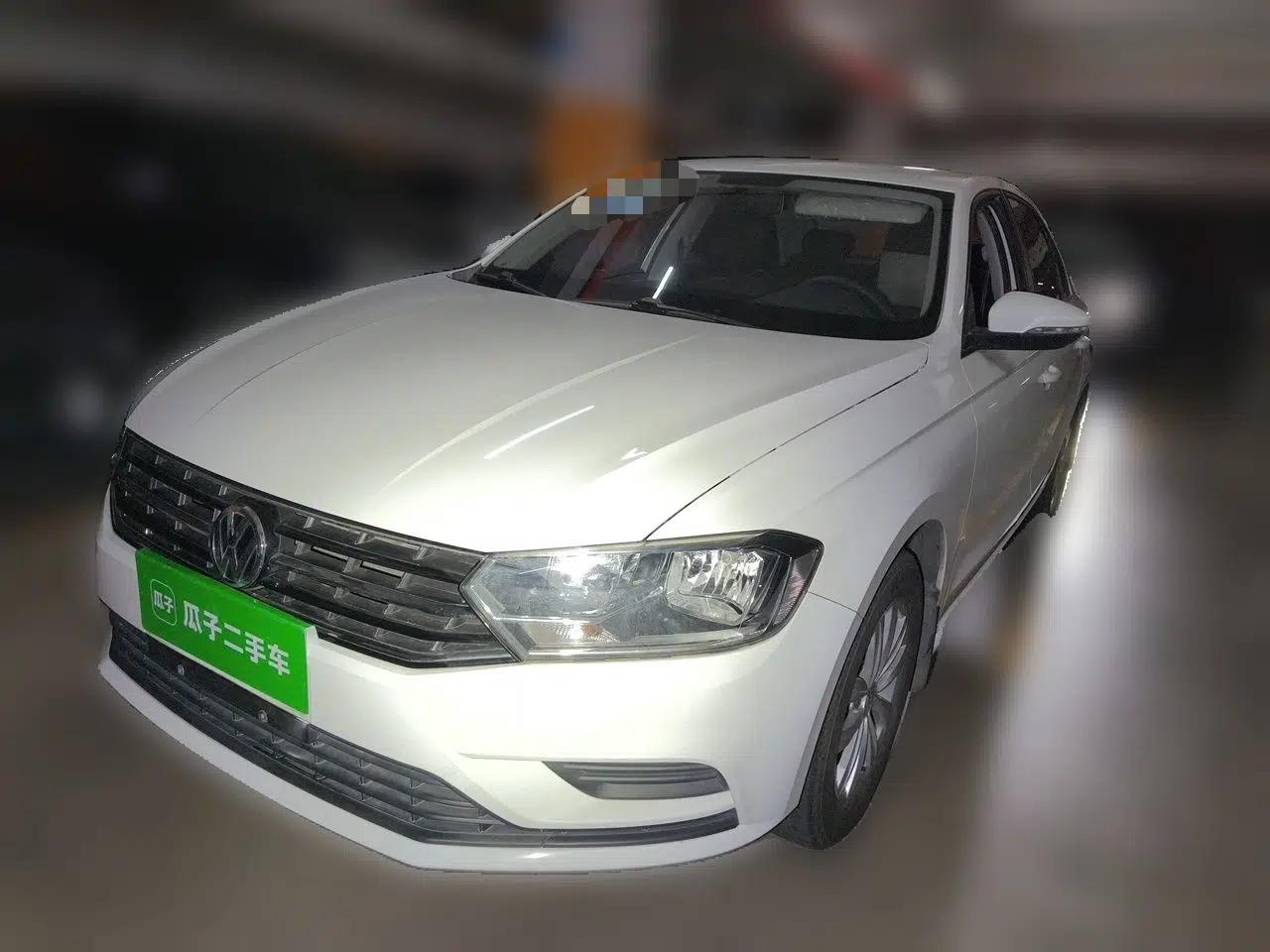 Volkswagen Bora 2017 1.6L Manual Fashion Model — миниатюра 1