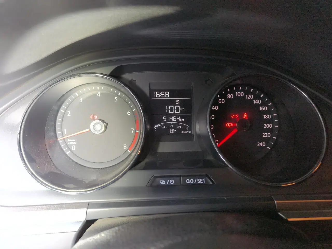 Volkswagen Bora 2017 1.6L Manual Fashion Model — миниатюра 13