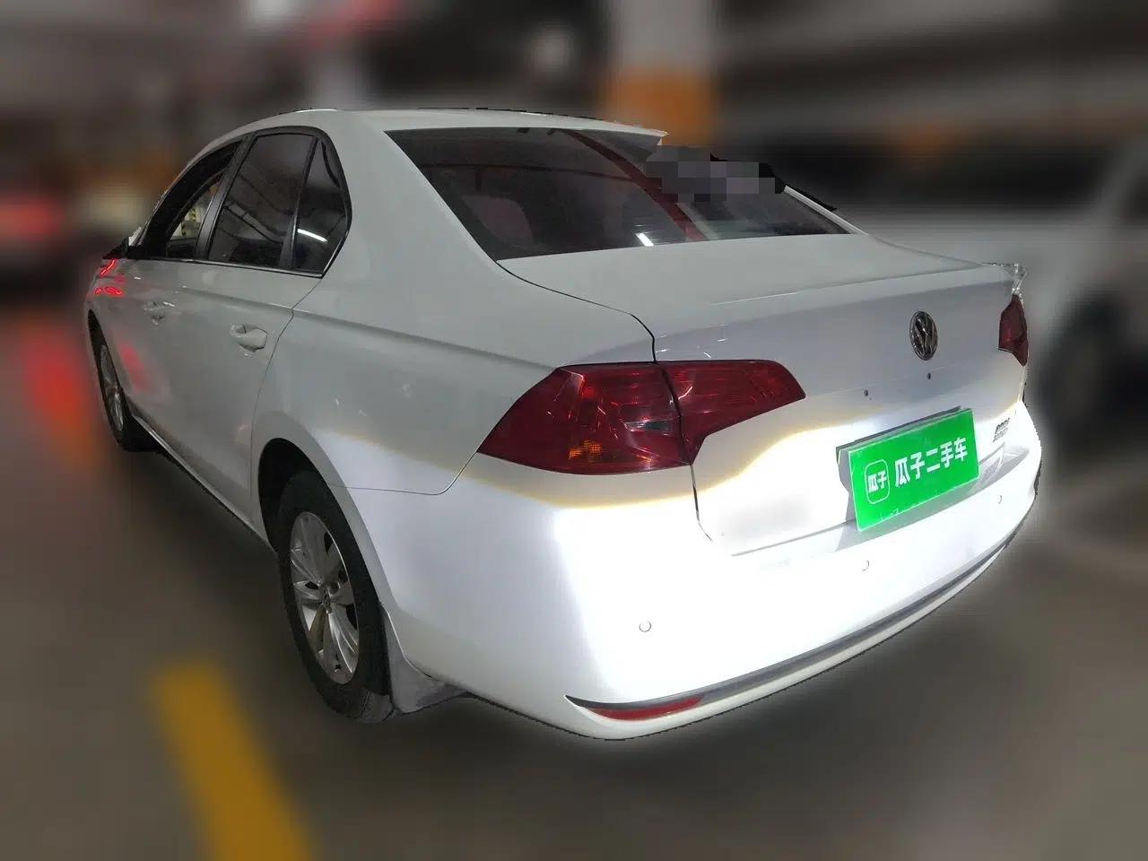 Volkswagen Bora 2017 1.6L Manual Fashion Model — миниатюра 4