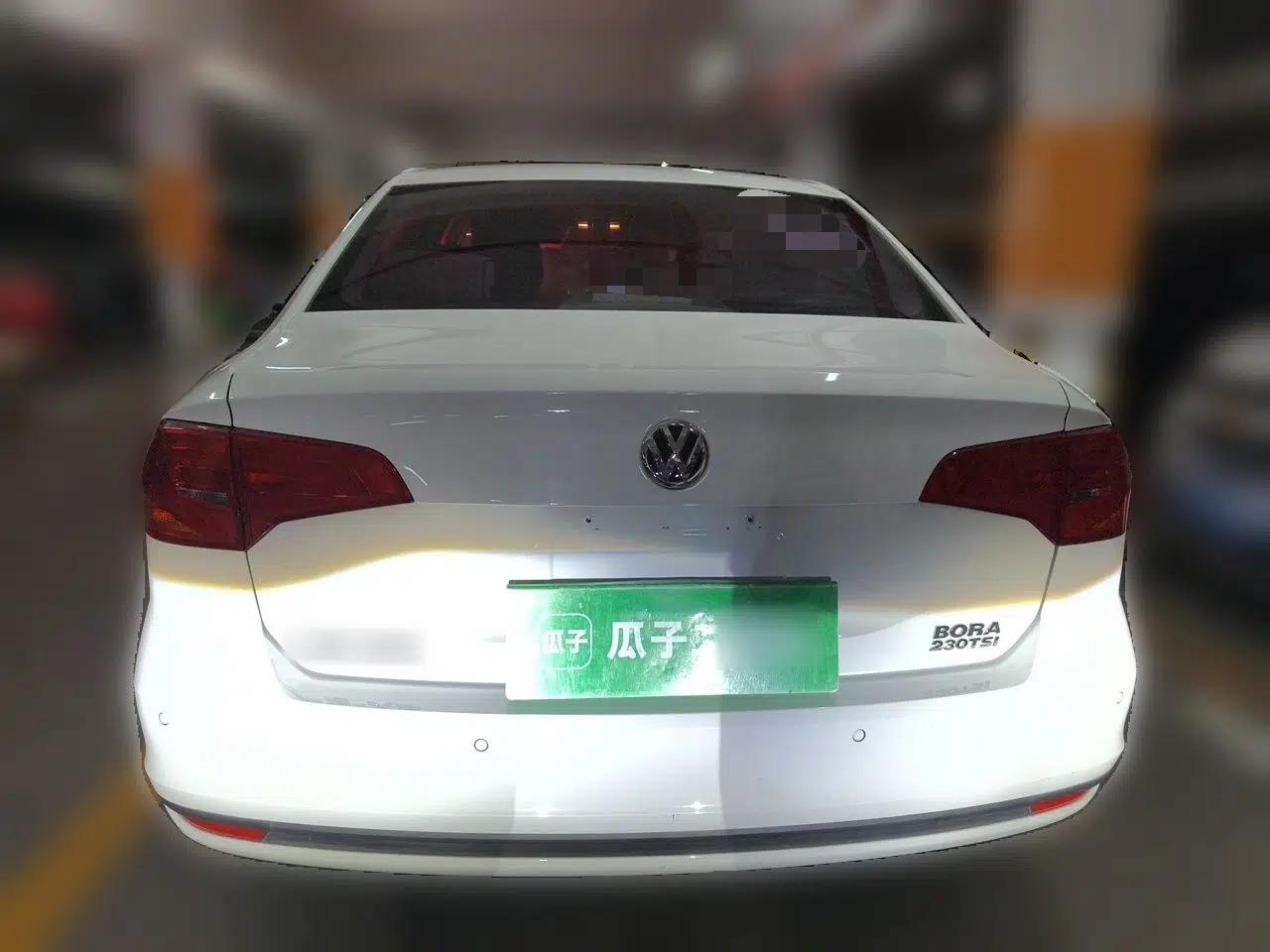 Volkswagen Bora 2017 1.6L Manual Fashion Model — миниатюра 5