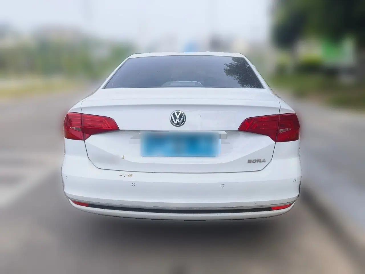 Volkswagen Bora 2018 1.5L Automatic Comfort Model — миниатюра 5
