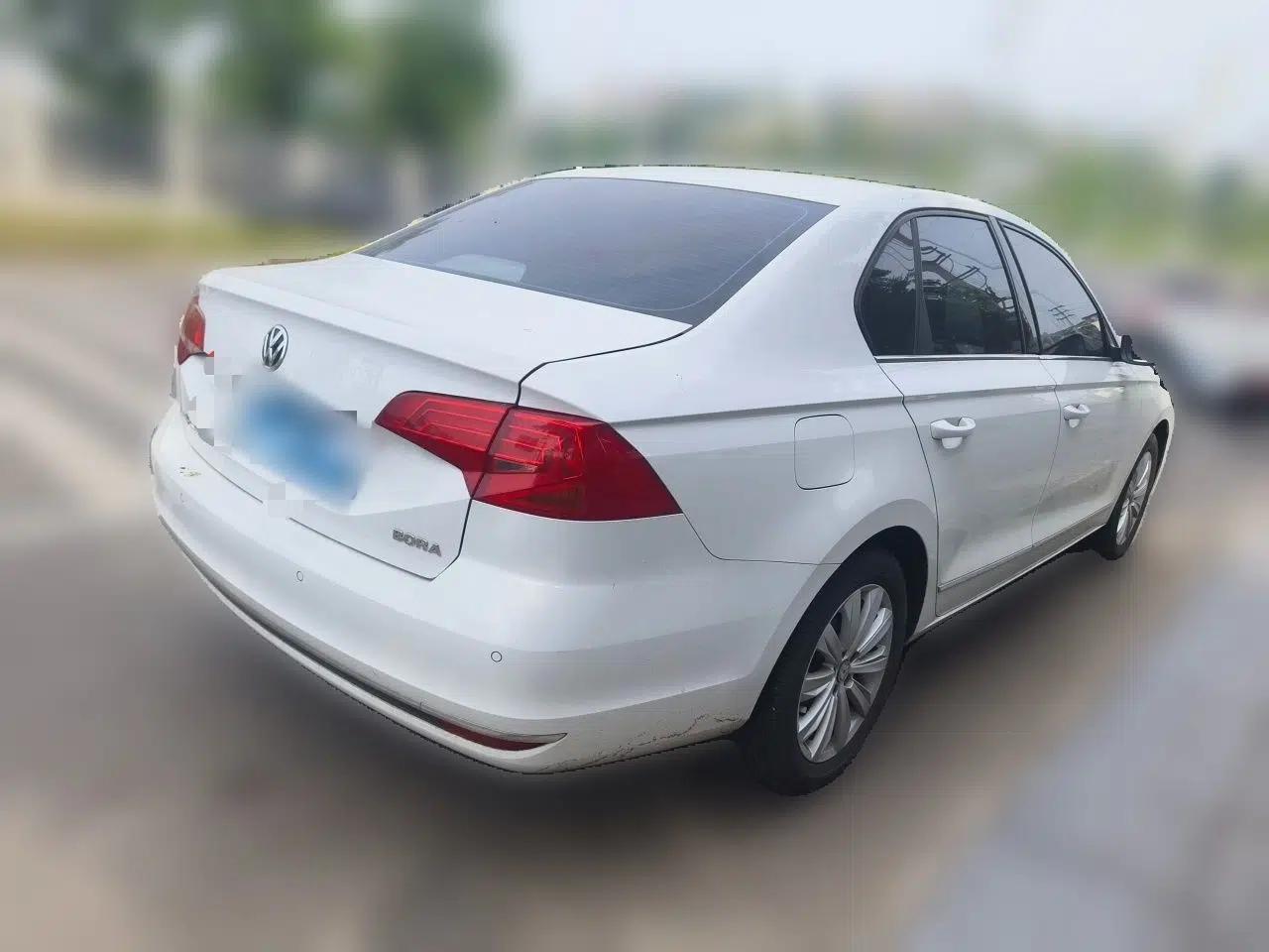 Volkswagen Bora 2018 1.5L Automatic Comfort Model — миниатюра 6