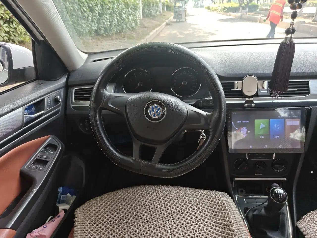 Volkswagen Bora 2018 1.5L Manual Fashion Model — миниатюра 11