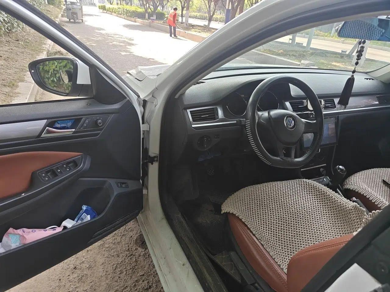 Volkswagen Bora 2018 1.5L Manual Fashion Model — миниатюра 17