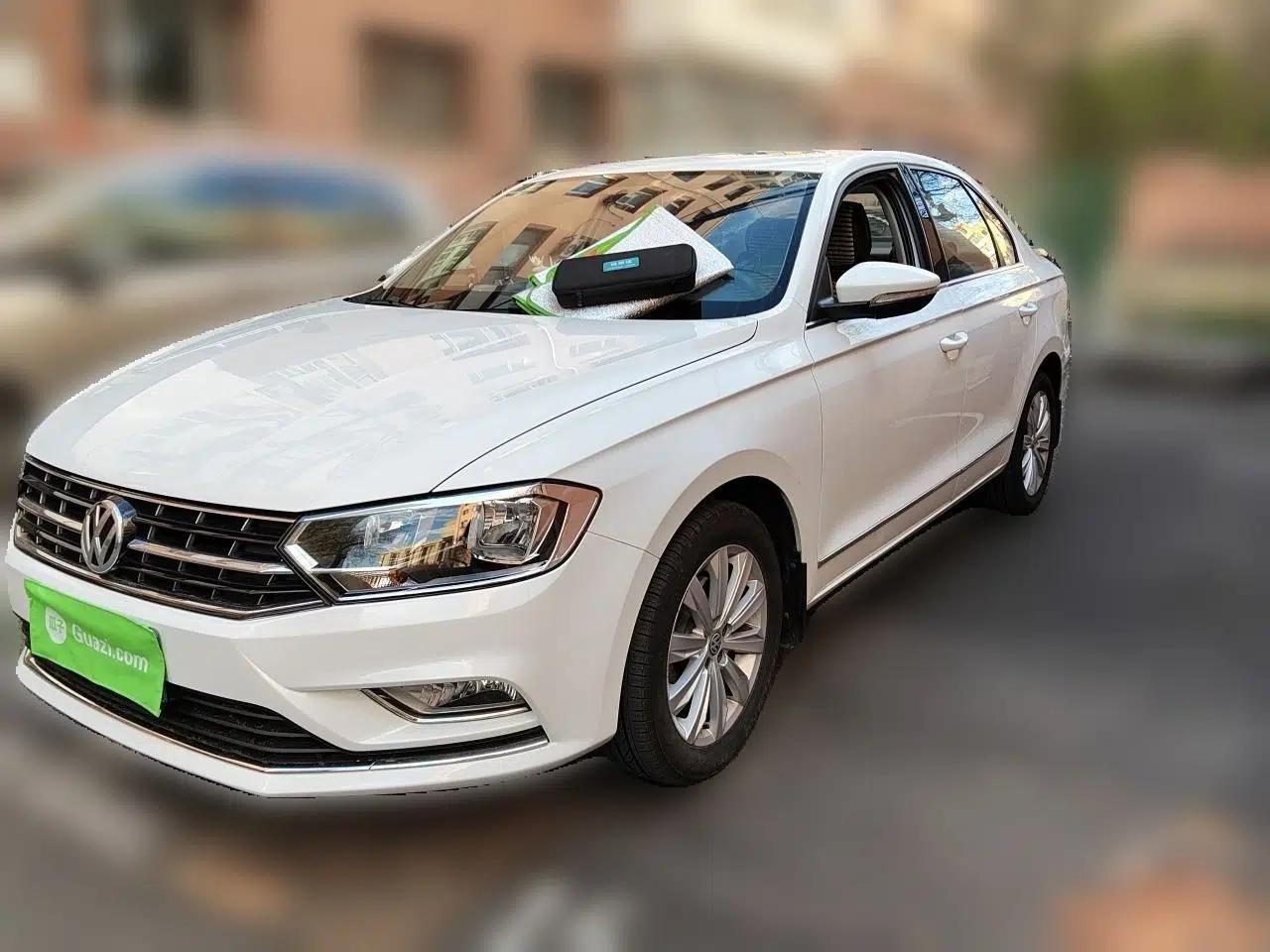 Volkswagen Bora 2016 1.6L Automatic Comfort Model — миниатюра 1