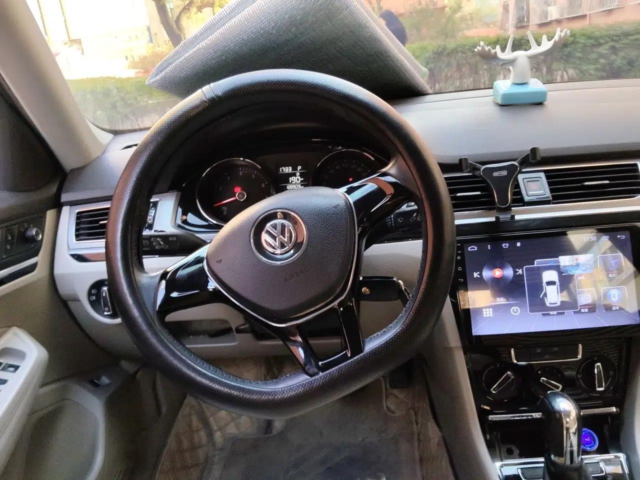 Volkswagen Bora 2016 1.6L Automatic Comfort Model — миниатюра 11