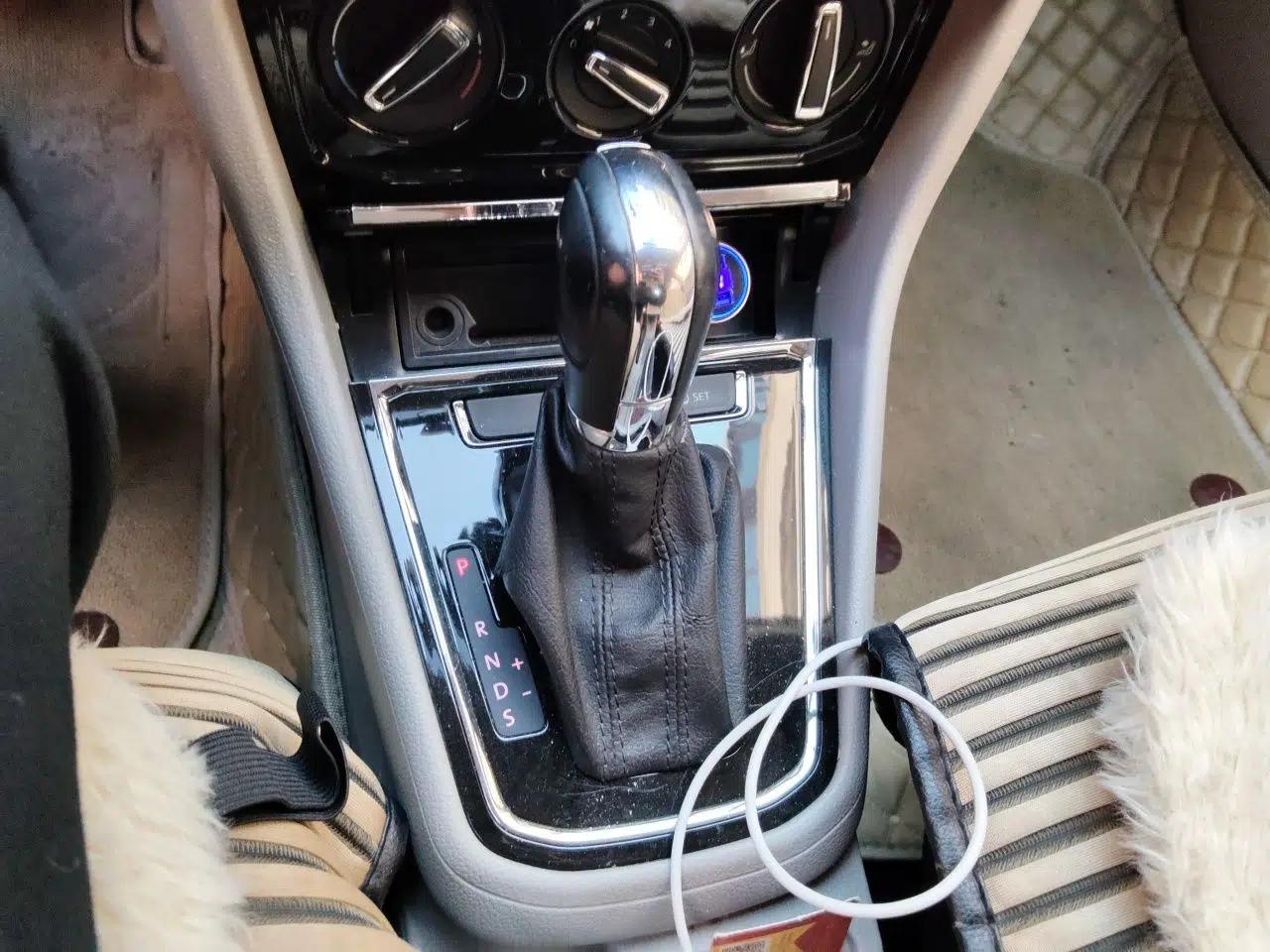 Volkswagen Bora 2016 1.6L Automatic Comfort Model — миниатюра 15