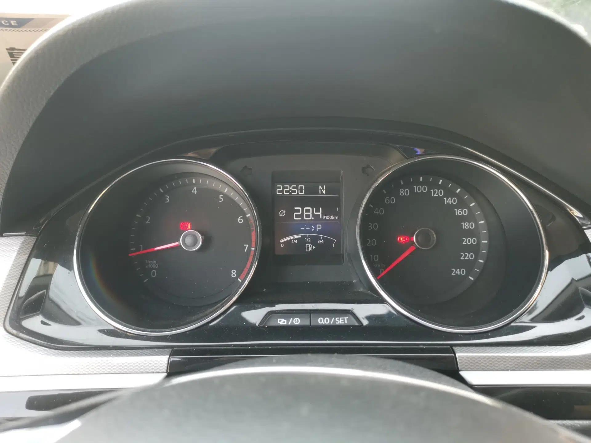 Volkswagen Bora 2017 1.6L Automatic Comfort Model — миниатюра 12