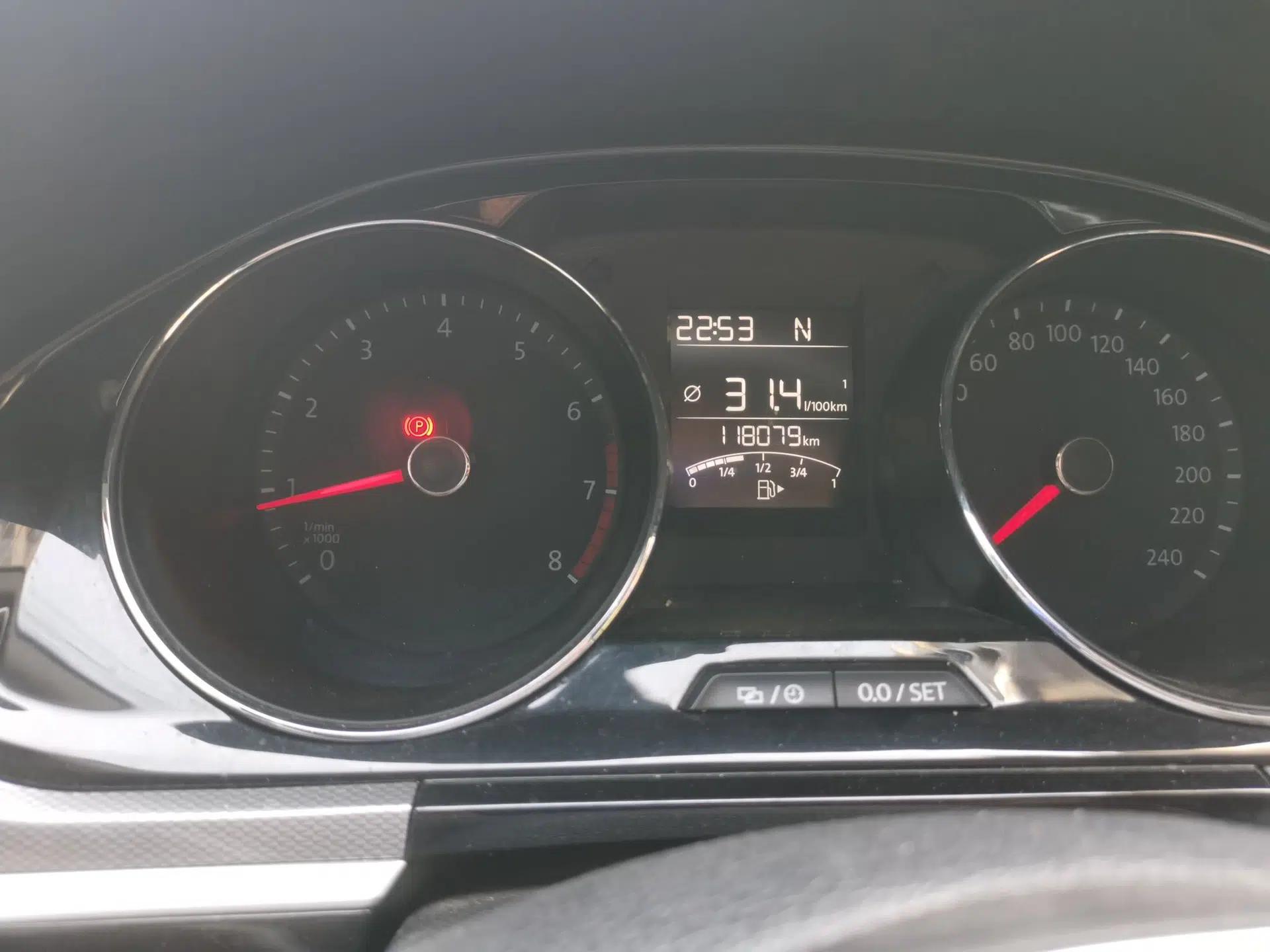 Volkswagen Bora 2017 1.6L Automatic Comfort Model — миниатюра 13